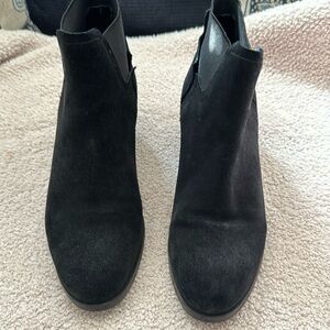 Guess ankle black bootie